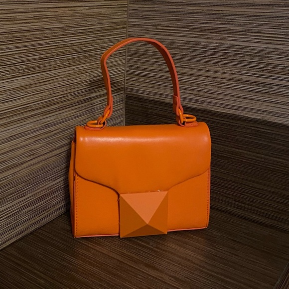 L@@K! Brand New Orange Handbag - Picture 1 of 1